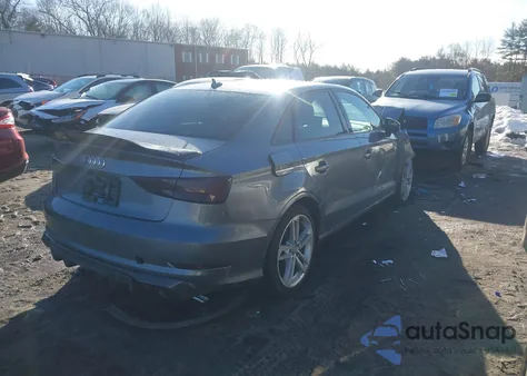 2018 Audi A3 2.0T Premium/2.0T Tech Premium z USA, uszkodzony, nr VIN WAUB8GFF5J1002180